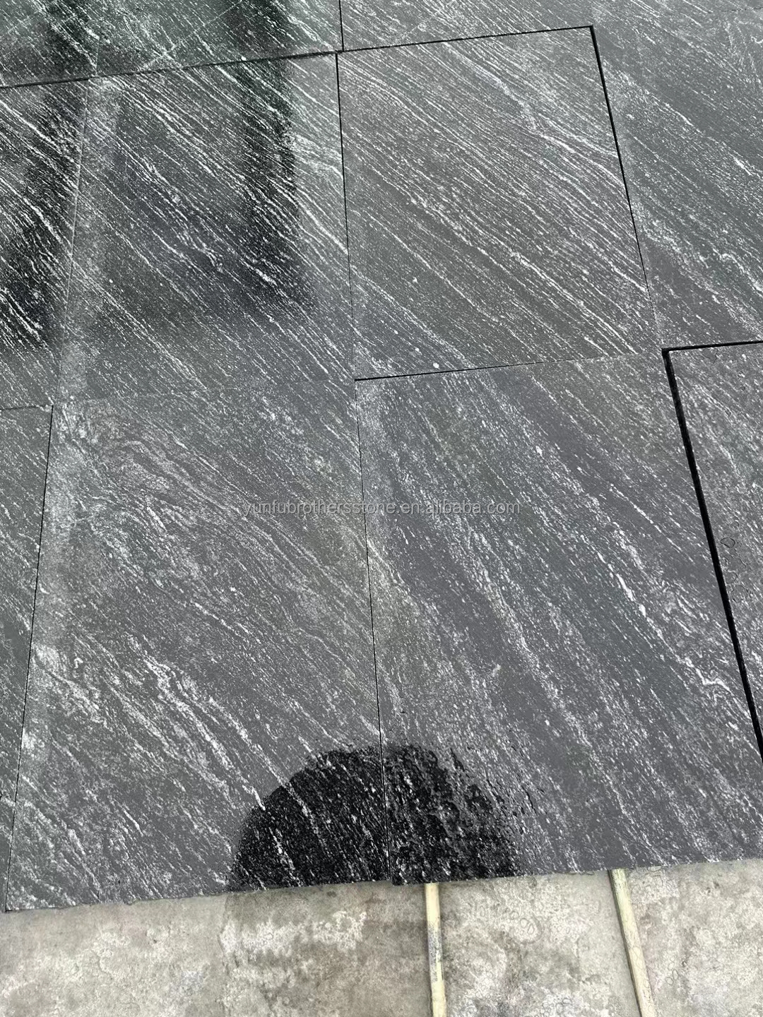 Modern Hotel Matt Surface Finishing Natural Stone Dark Grey Granite with White Veins Stair