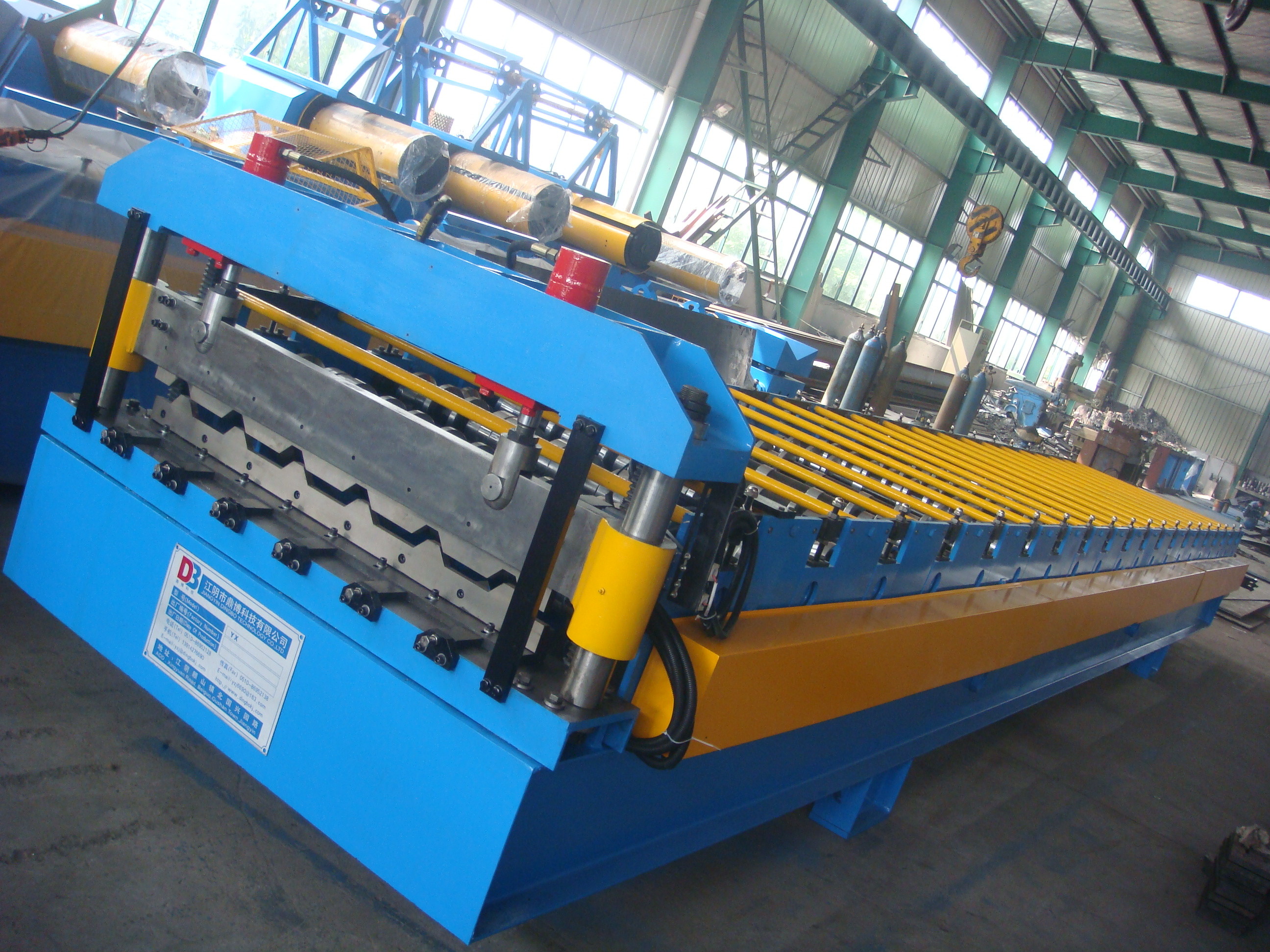 YX840 Roof Panel Roll Forming Machine With Colore Steel Plate