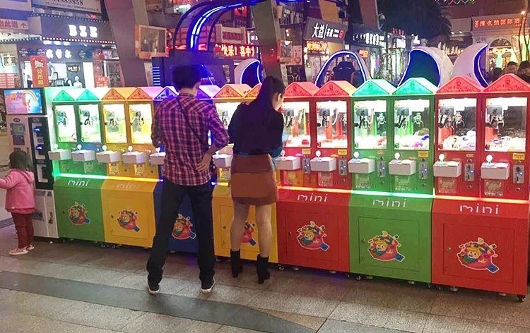Doll Vending Arcade Game Toy Crane Machine English Version CE Certificate