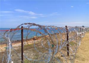 Quality Hot Dipped Galvanized Razor Wire BTO-22 CBT-65 Concertina Razor Barbed Wire wholesale
