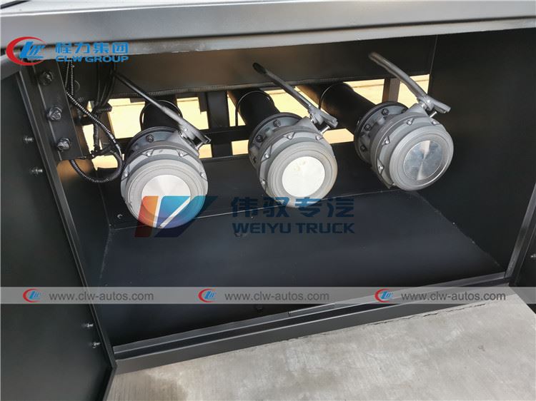 Tri Axle 1300 Gallons 50000L Oil Delivery Truck