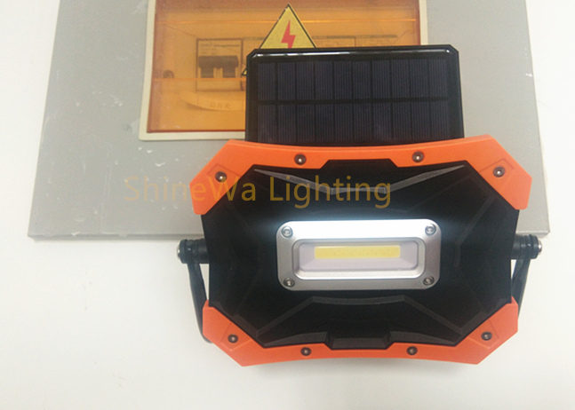 Multi Use 10w Cob Led 900 Lumens Solar Work Flood Light With Power Bank