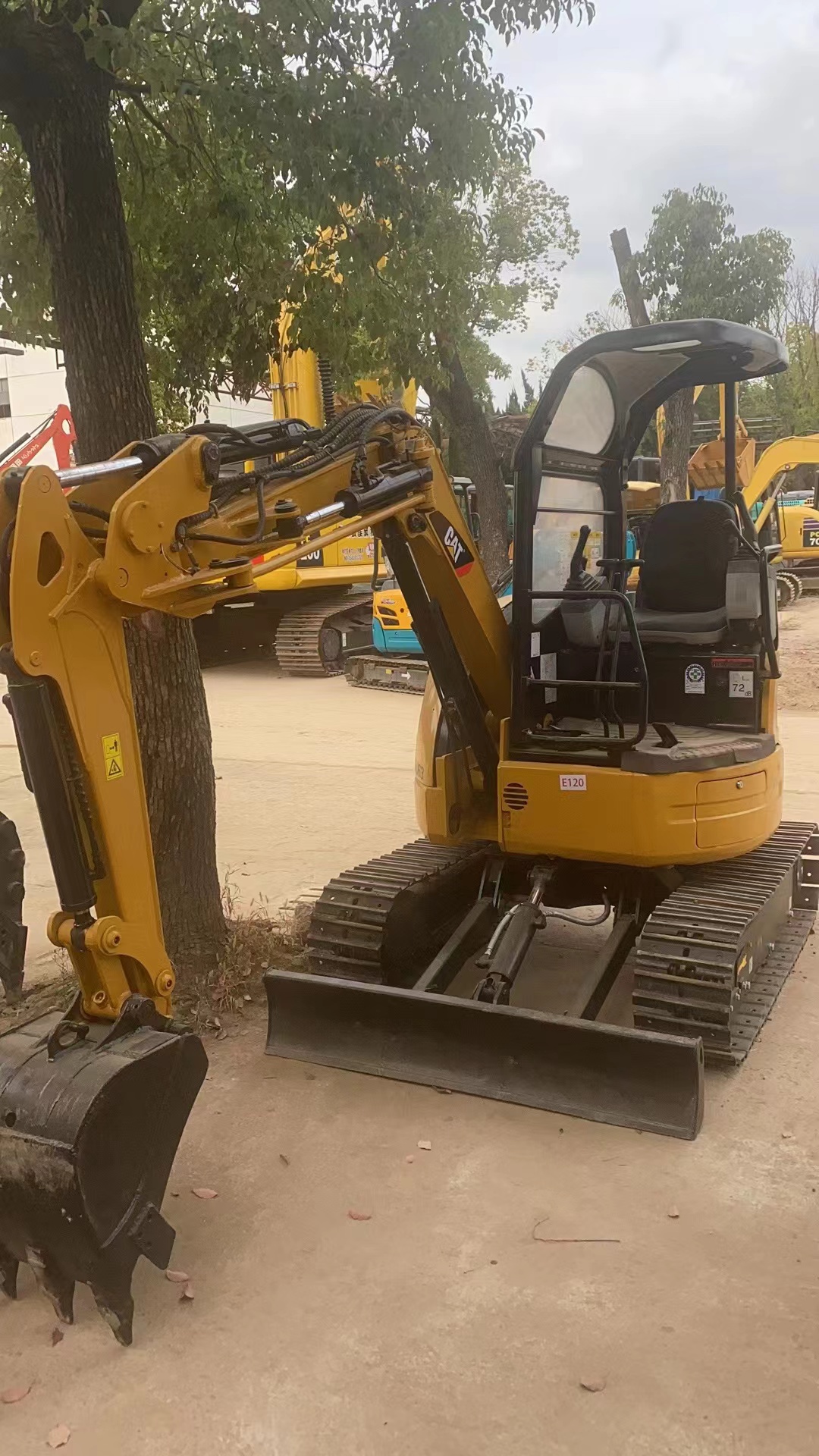 used crawler excavator CAT 302.5 with cheap price 3ton