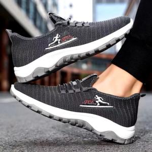 Quality daily Ladies Flyknit Sport Shoes breathable Knitted Upper Sports Shoes wholesale