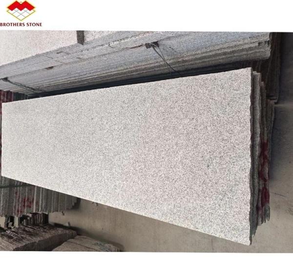 Chinese Granite Luxury Outdoor White Granite Cut-to-Size Flamed Slabs for Floors