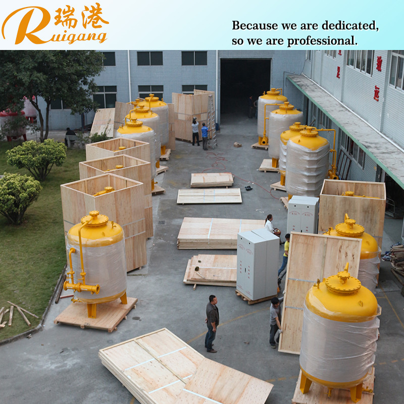 0.6-1.2MPa Foam Bladder Tank With Pressure Gauge And Flange Or Thread Connection