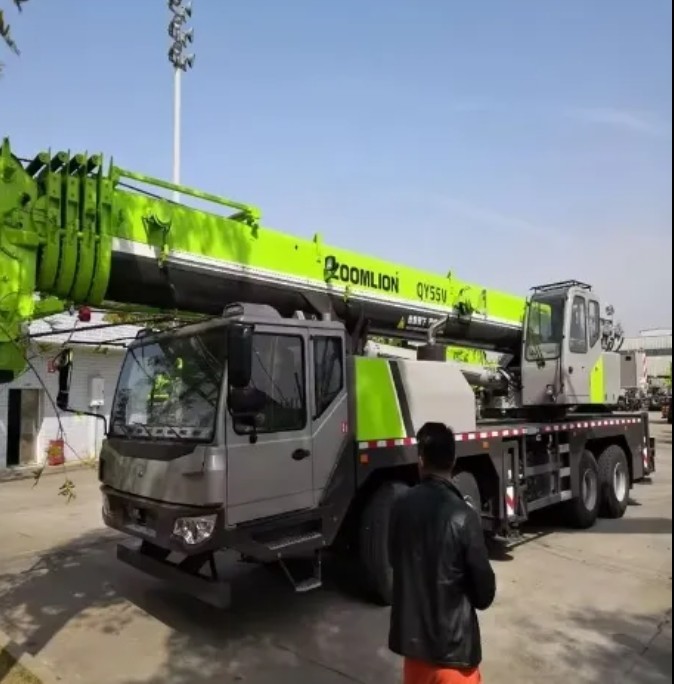 Used ZOOMLION 50 Ton 2000 Hours Truck Crane