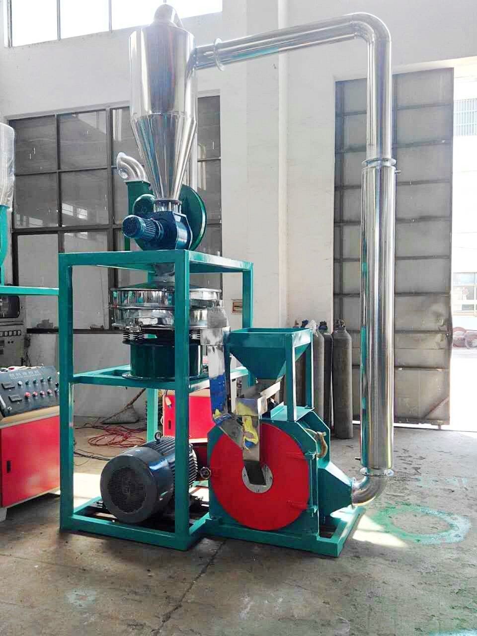 Small Size Plastic Milling Machine For LDPE / EVA Fully Sealed Voltage Protection