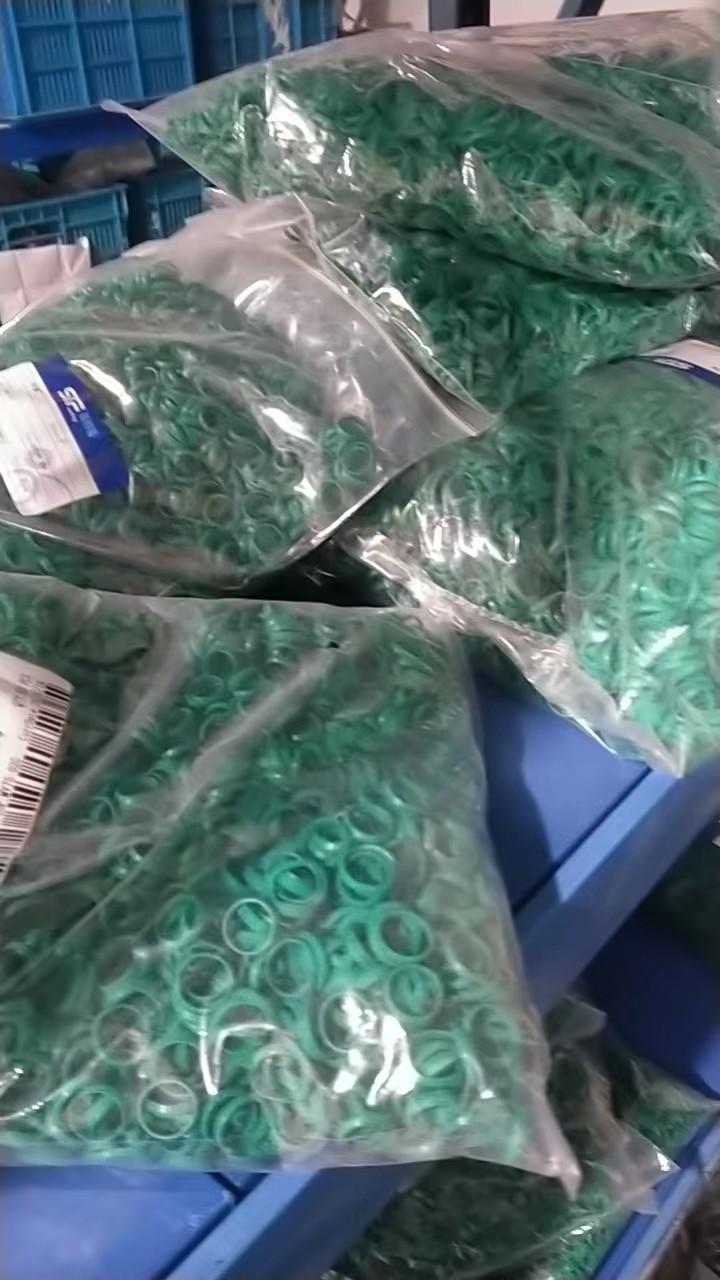 Compression Molding WF Rings With 16-30 N/Mm Tear Strength With FKM Material