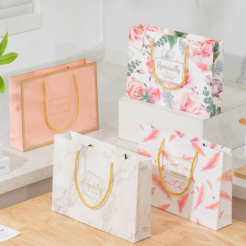 Custom Logo Ivory Board Wedding Candy Souvenir Gift Packaging Paper Bags at Reasonable