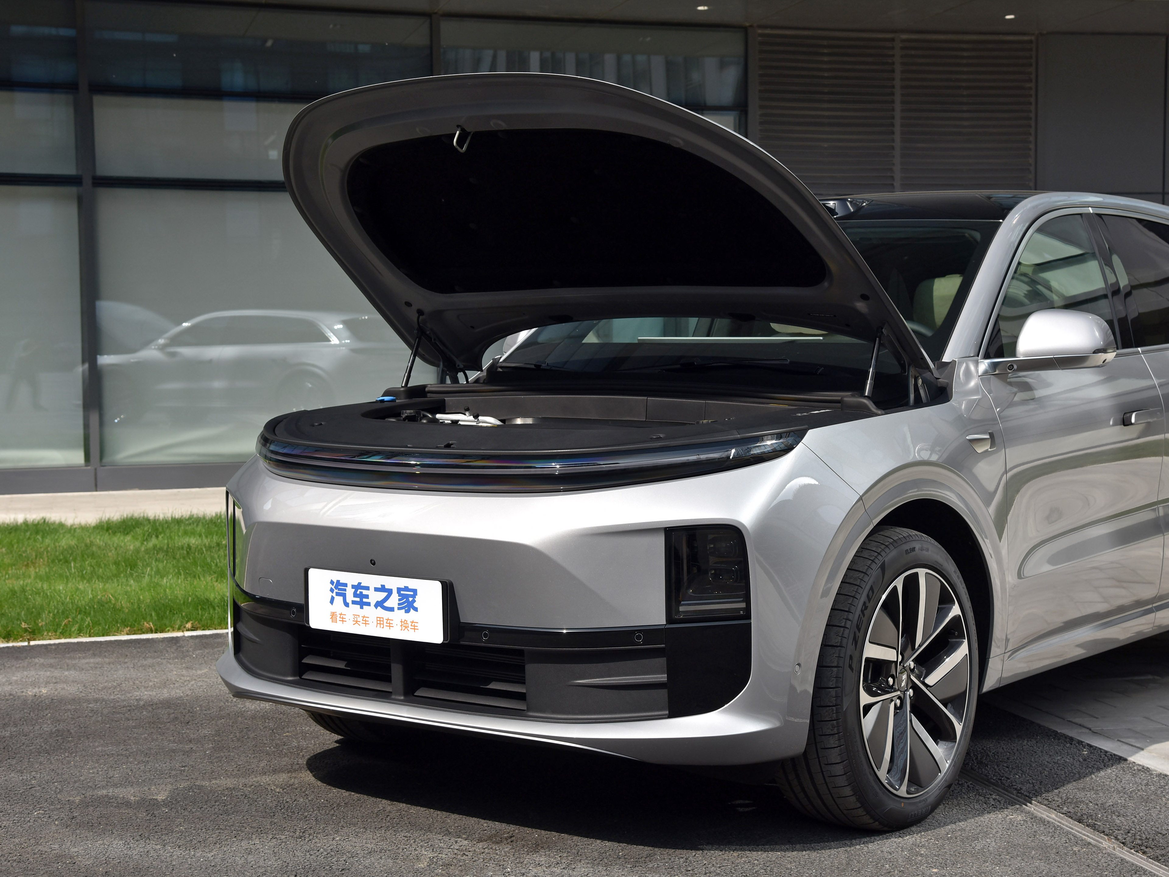 Leading Ideal Auto Li L6 Car 2024 Energy Car with Fast Charge in 0.33 Hours Long Range of 182km Maximum Speed of 180km/h