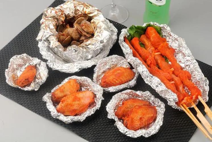 Food Grade Papel Aluminio Bbq Baking Foil Wrapping Paper with Customized Thickness