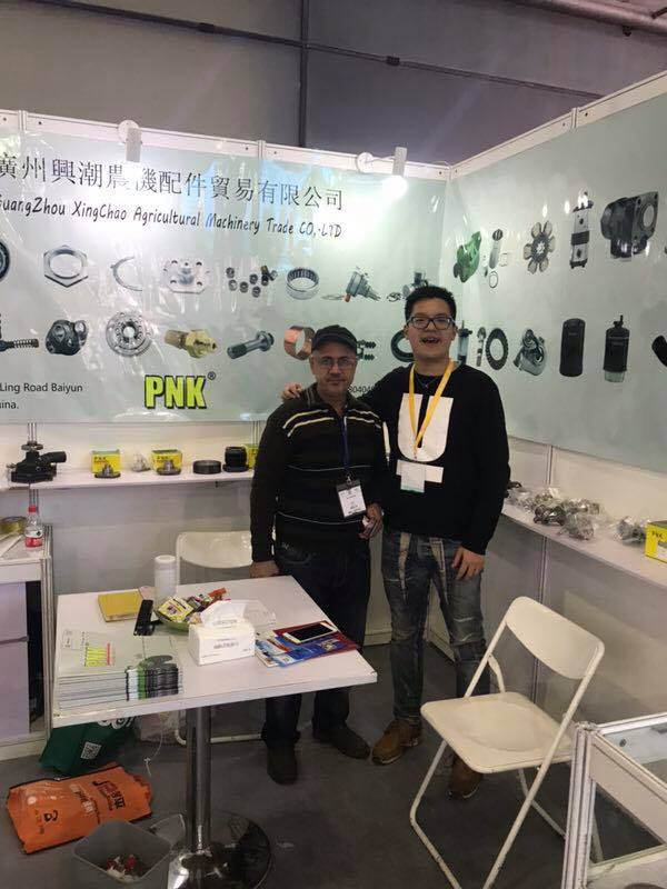 Re504638 Crankshaft JD 5000 Engine Tractor Spare Parts Guangzhou Tractor Parts Agricultural Machinery For JD