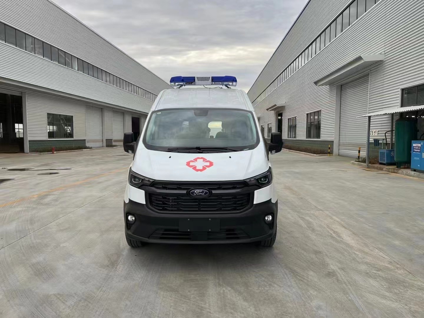 156km/H Mobile Clinic Vehicle Medical Ford Transit Emergency Ambulance Car