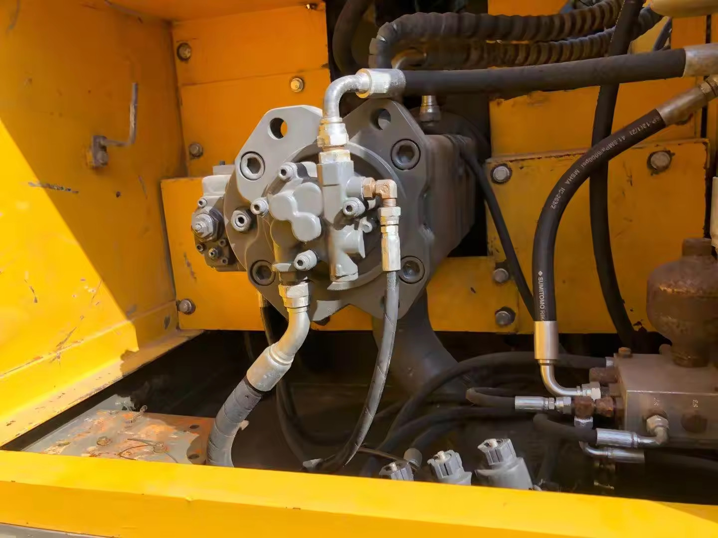 Construction Engineering Used Komatsu Excavators Digger 72KW Komatsu Pc138 Excavator