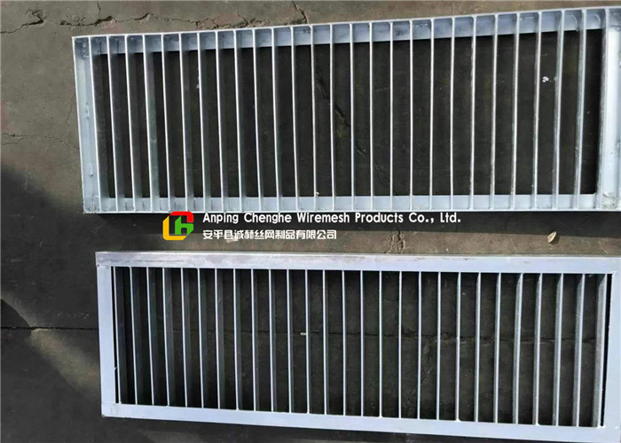 Angle Bar Welded Steel Grating , Reinforced Concrete Areas Heavy Duty Bar Grating