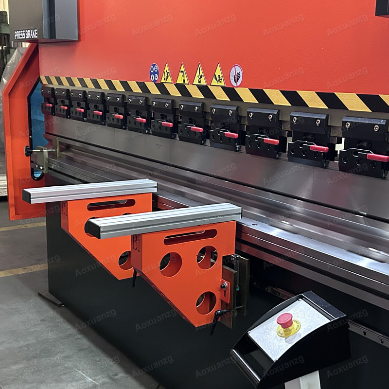 WE67K Delem DA58T 4+1 Axis CNC Metallugy Metal Progressing Bending Machine Hydraulic Press Brake