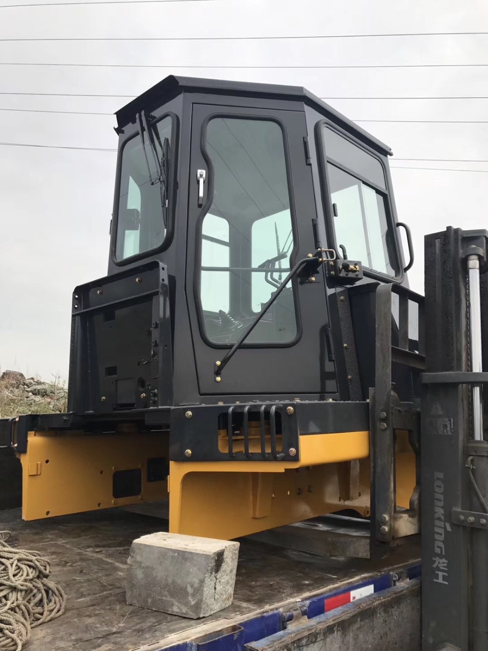Shantui Bulldozer / Excavator / Loader Spare Parts SD16 / SD22 / SD23 / SD32 Cabin Assembly