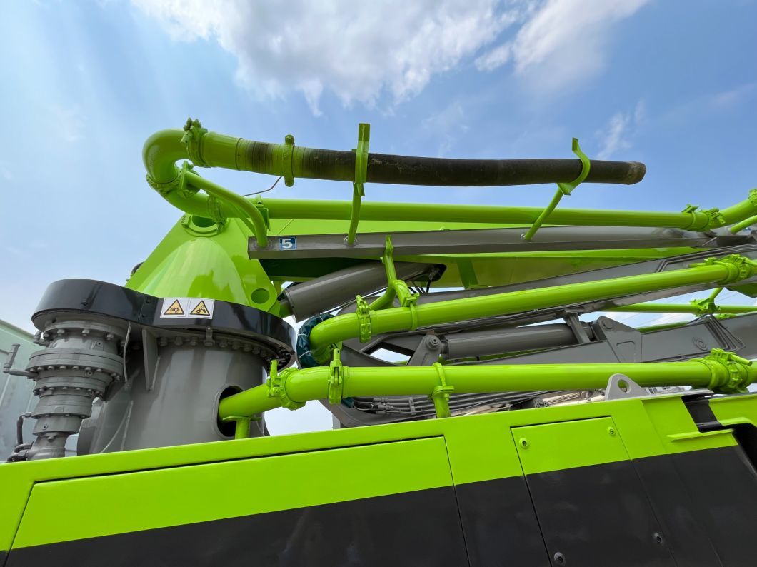 Renew Best-Selling 38m Boom Truck Mounted Concrete Pump Benz Chassis with Favorable Price