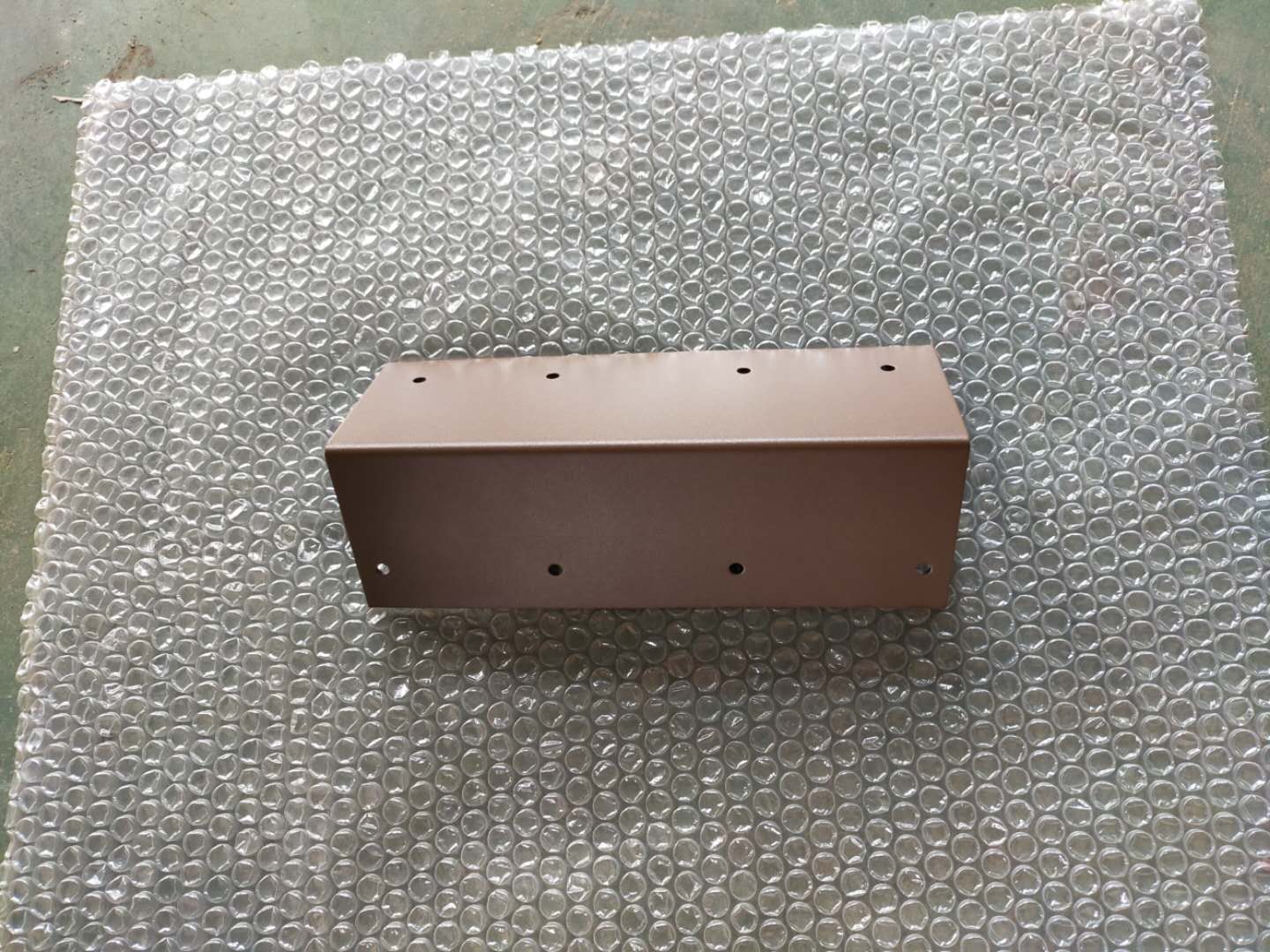 ISO9001 Certified Powder Coated Garden Bed Corner Bracket for 9*3*3 Inch Beds from OEM