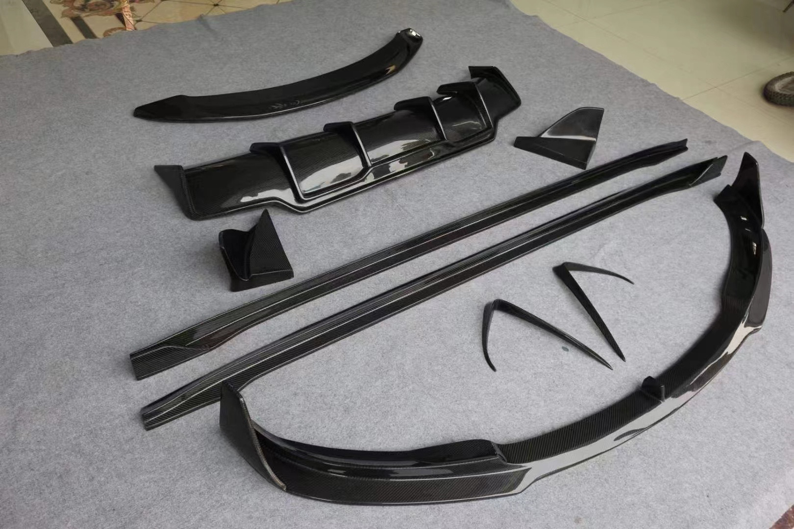 High Quality Carbon Fiber MODEL 3 Carbon Fiber Body Kit for MODEL 3 Front Shovel Rear Diffuser Spoiler Side Skirt