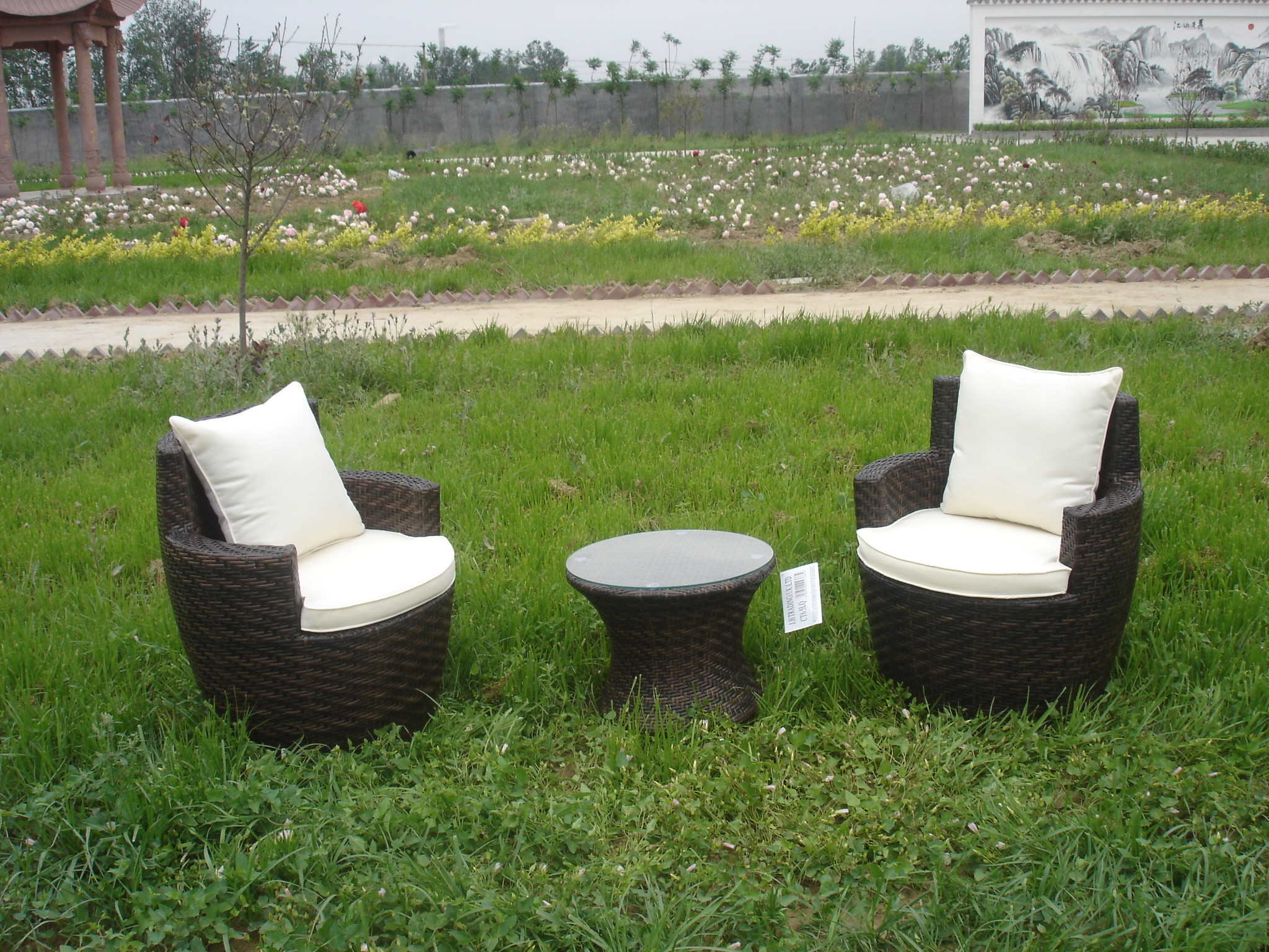 Outdoor Vase Folding Design Outdoor Dining Table And Chairs PE Rattan Best Design Colorful Indoor Furniture Set