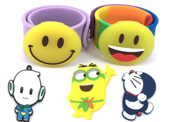 Cheap Silicone miscellaneous items custom PVC tide brand cartoon luggage tag bracelet for sale
