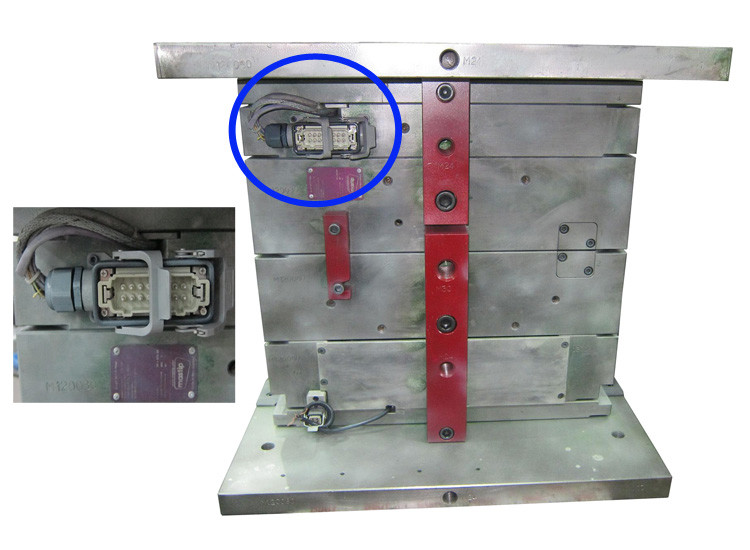 Hot Runner Plastic Molding Die Maker Custom Housing