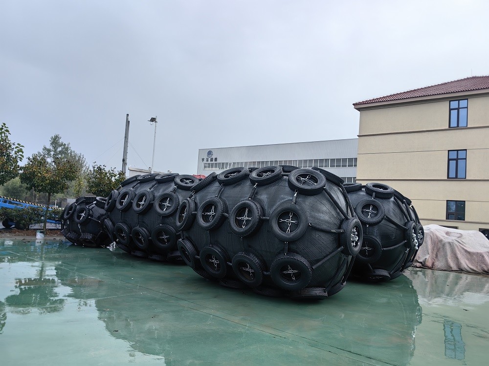 High Performance Rubber Yokohama Pneumatic Fender With Pressure Resistance