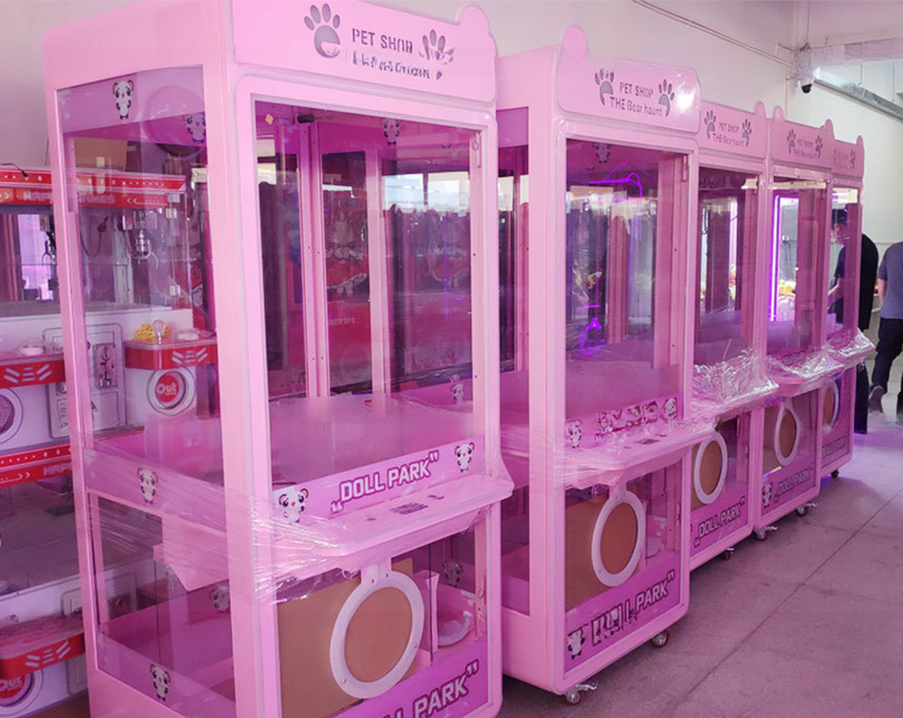Dreamland Good price factory sells coin operated toys claw vending arcade machine for shopping mall
