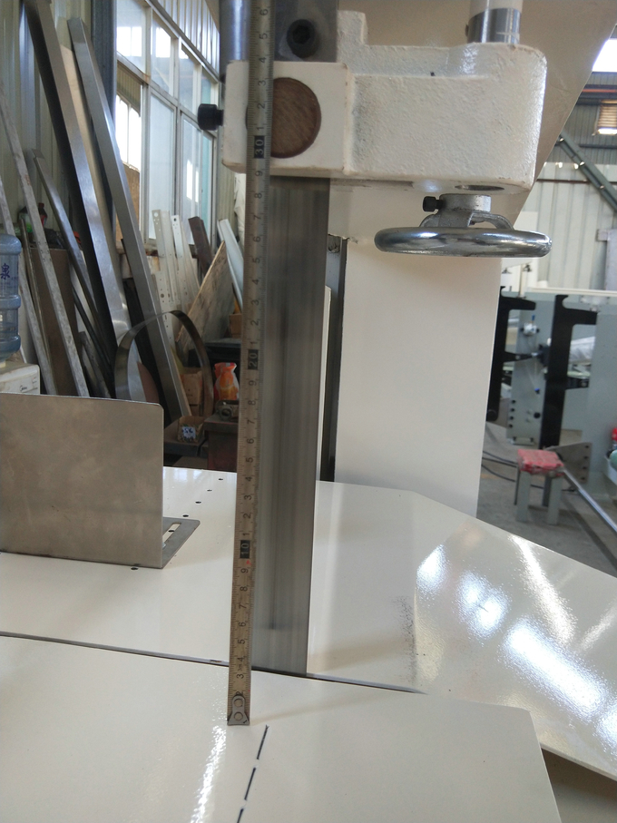 Small Business Professional Band Saw Toilet Paper Cutting Machine Customized