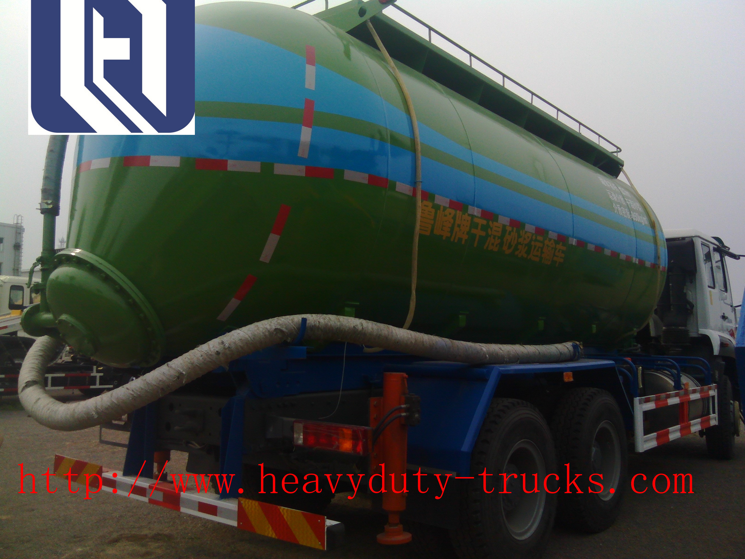 Self Dumping Sanitation Garbage Truck Sinotruk Howo 4x2 336hp 6M3 With Front Lifting For City Cleaning
