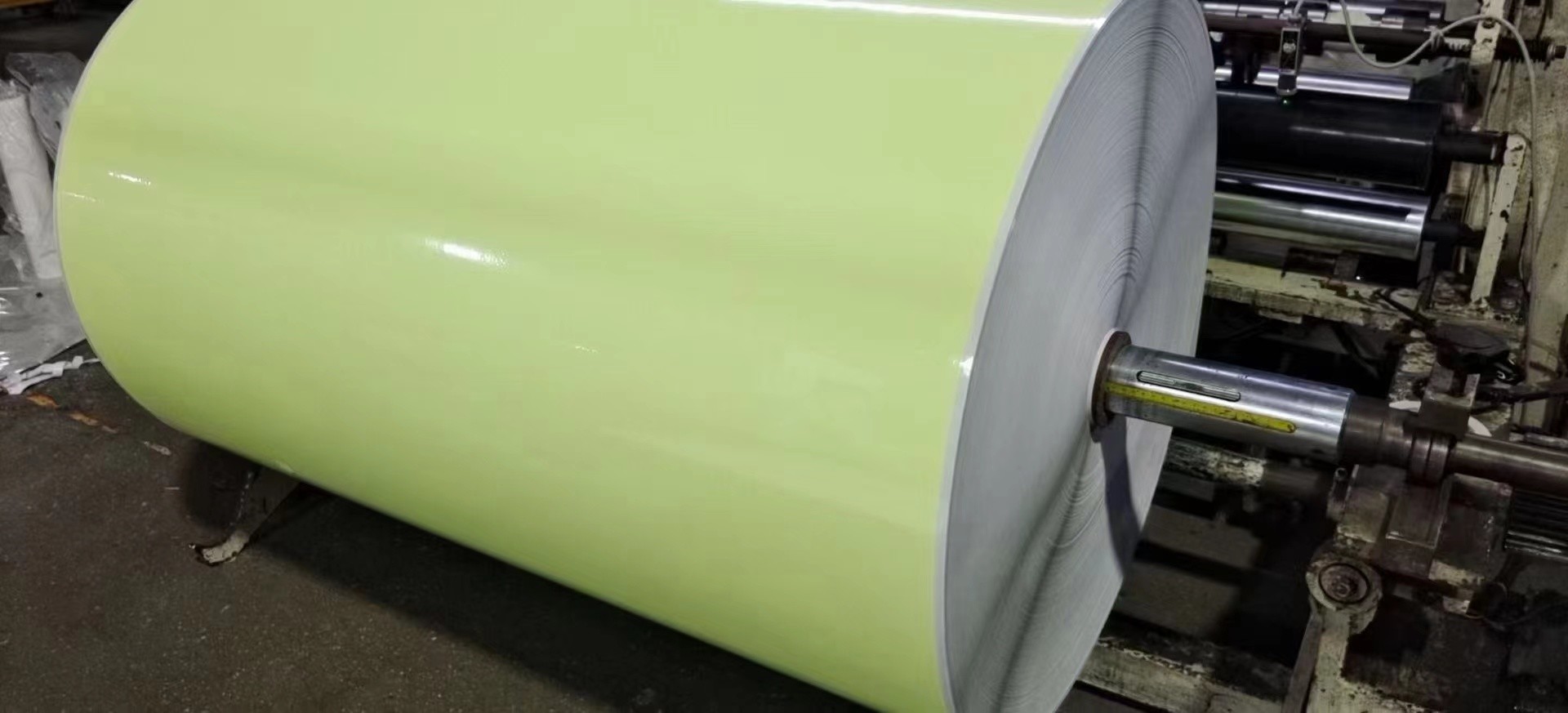 Eco-Solvent / UV Printable PVC Luminous Film Glow In The Dark Vinyl 4 Hours 0.62/1.24x45.7m For Safety Guide