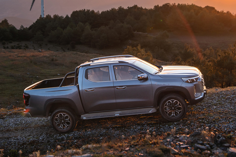 2024 Changan Lantuozhe 5 Seats Pickup Truck 2WD 4WD Manual Automatic Petrol Diesel Perfect for Your Business