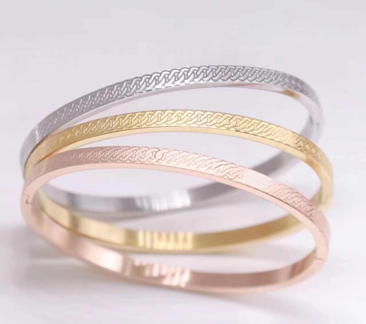 18k Gold Plated Laser Engraved Bracelet Custom Jewelry Ladies Bangle Bracelet