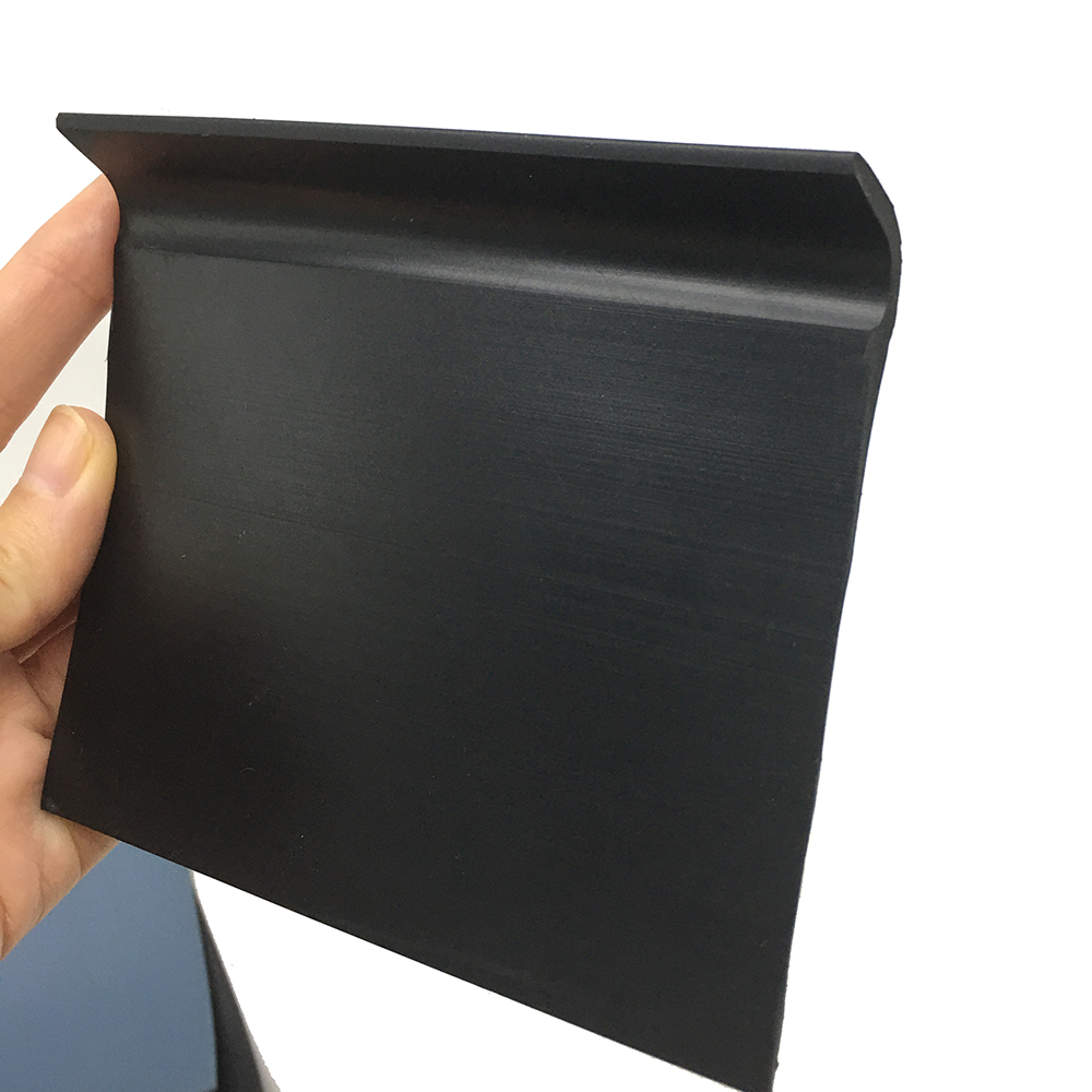 Easy-to-Install Rubber Wall Cove Base with Toe Choice from RAL Code or Pantone Code