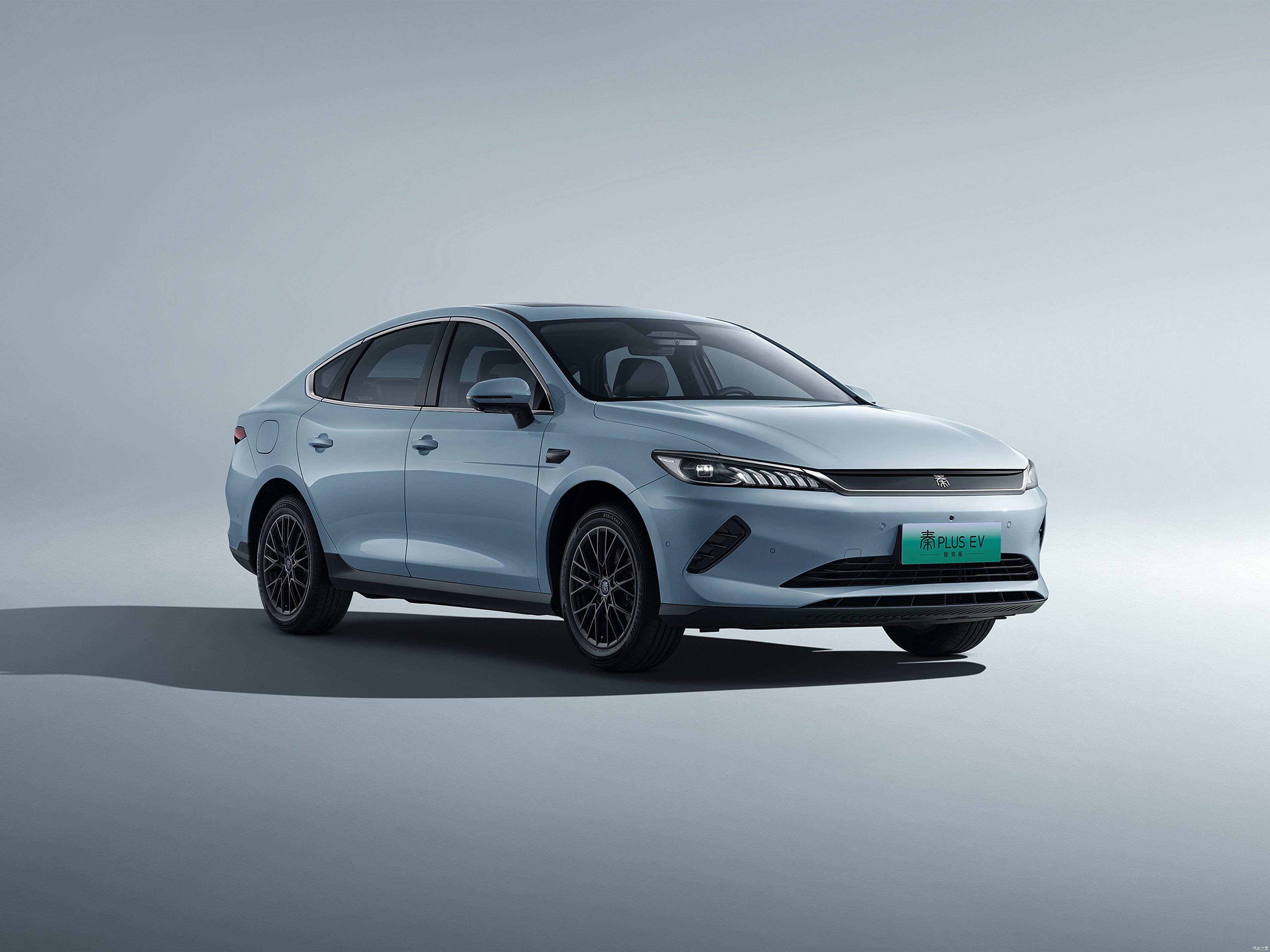 Second generation BYD Qin Plus 2025 DM-i Intelligent Driving Edition , with upgraded features, counting the same price.The Smart Driving Model with