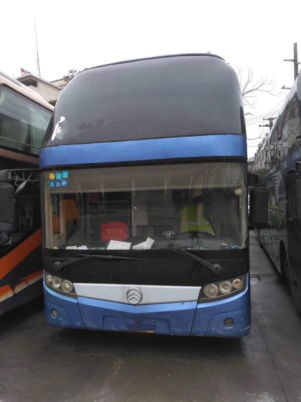 70 Seats Coach Buses with Toilet Good Condition Diesel Engine Chassis Model EQ6840KS4T