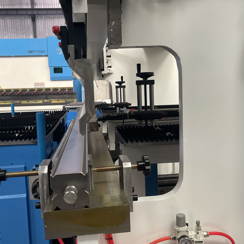 Servo Motor Press Brakes Bending Machine 4X3200MM Carbon Steel TP10S