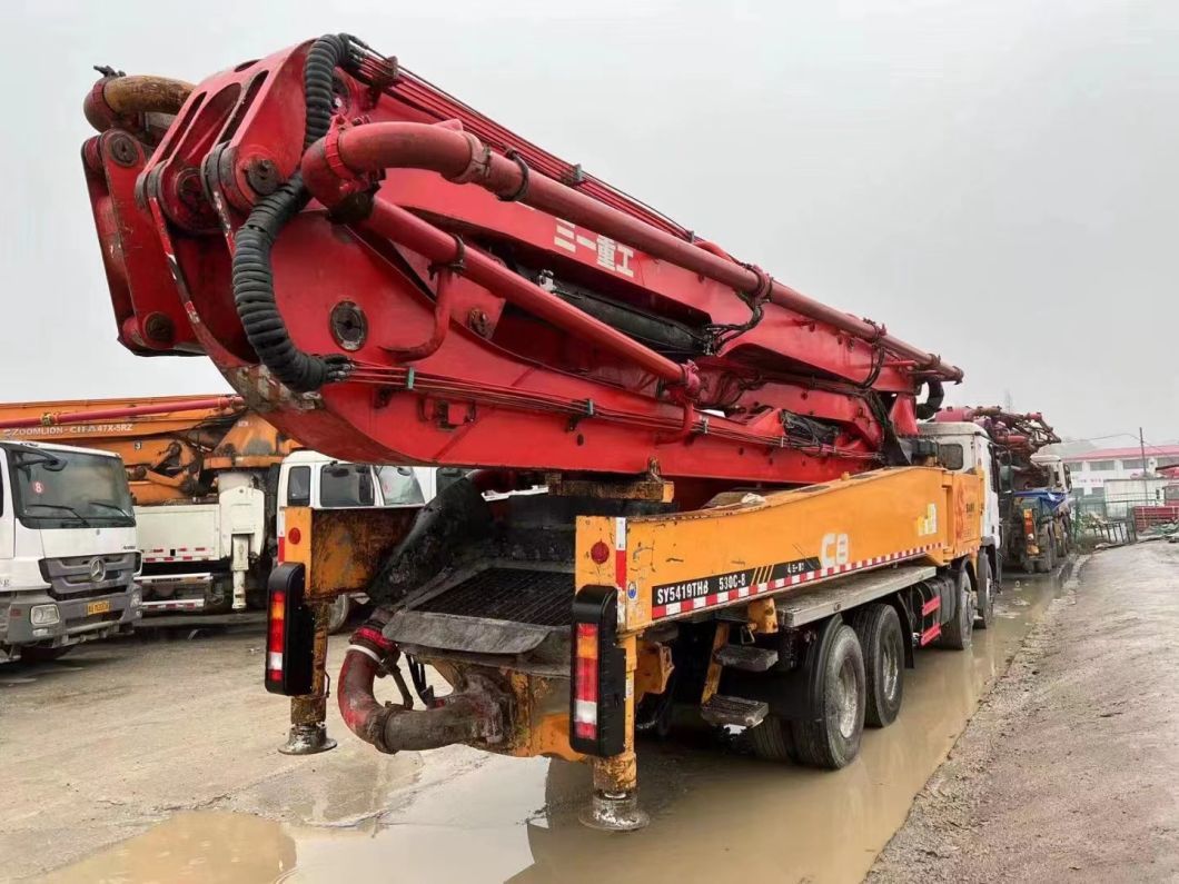 2013 54 Meter Concrete Machinery with Benz Chassis Used Concrete Pump
