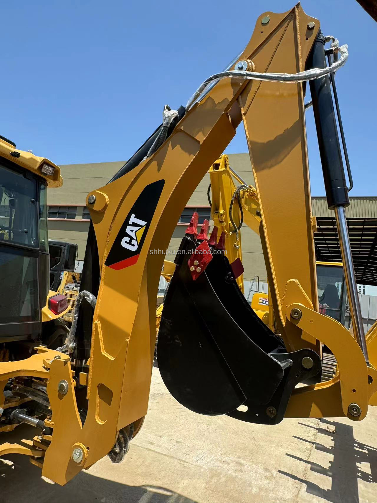 Used excavator Caterpillar CAT420F road painting machine/ secondhand japan tractor road machinery engine in good condition