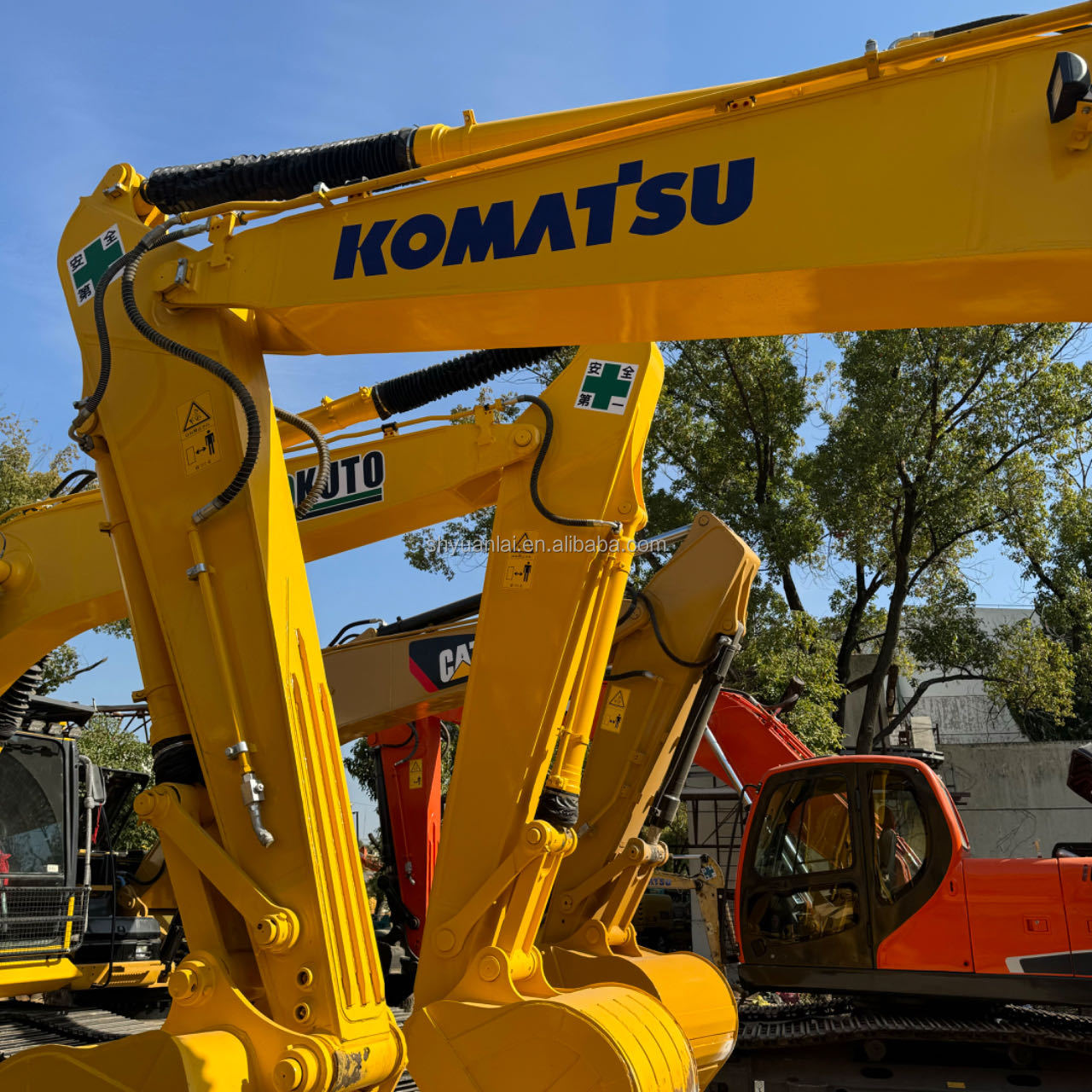 Used Komatsu PC210LC Crawler Excavator with Low Working Hours and High Operating Weight