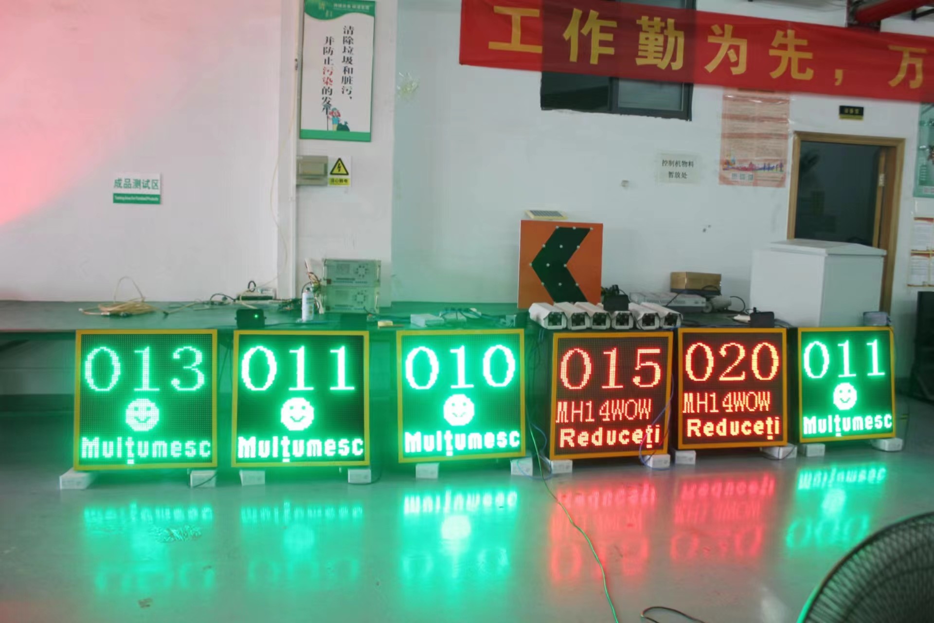 Road Safety Equipment Iron Speed Limit Traffic Sign With Phone App Control