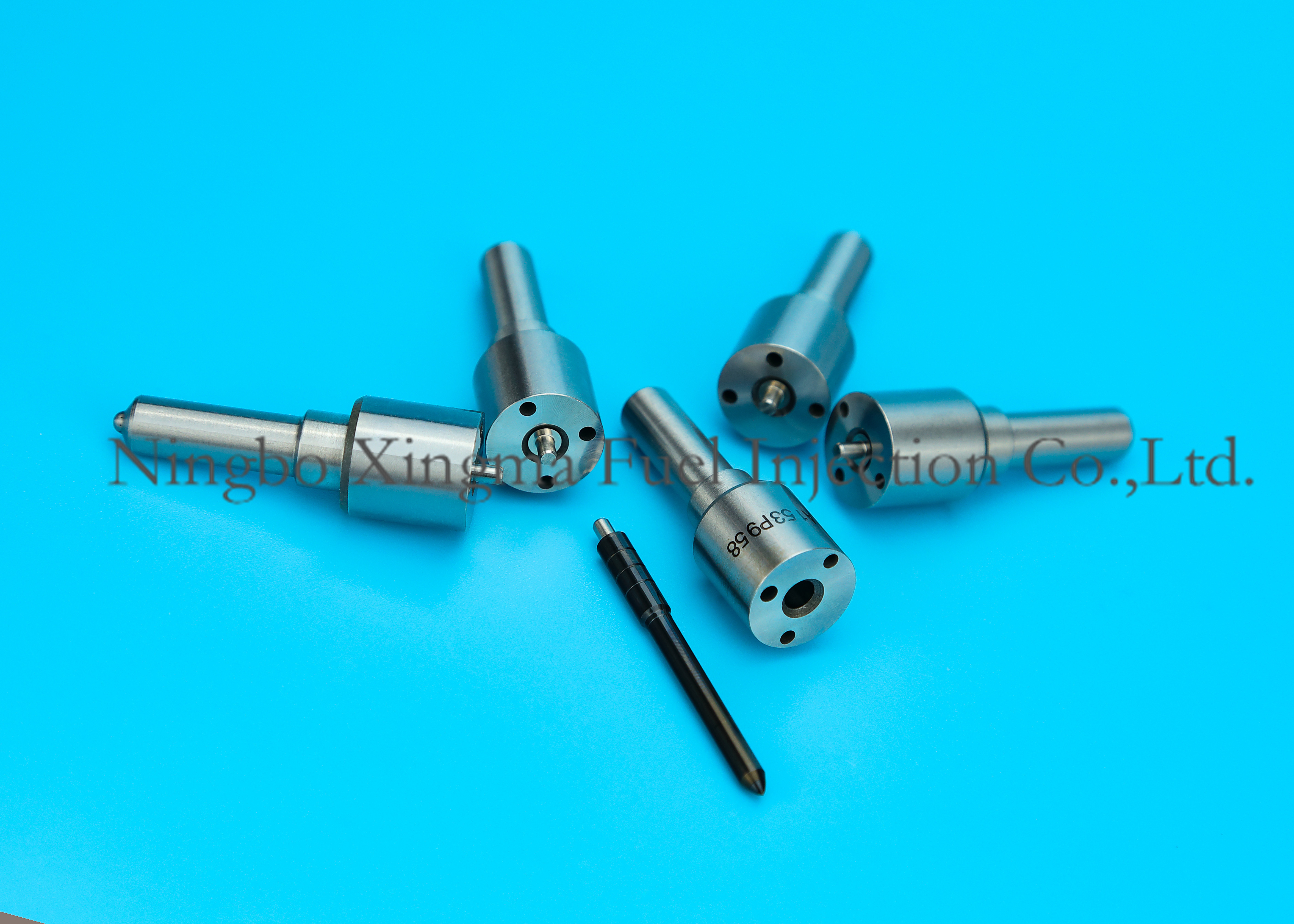 DLLA153P958 , 0950006631 ，Common Rail Denso Diesel Fuel Injector Nozzle For Engine MD9M / King Dragon Bus