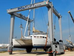 Quality Boat Maintenance Small Tonnage Yacht Lifting Crane Customized Speed wholesale