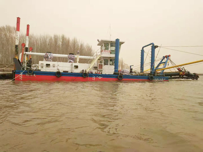 22inch Model Mud suction dredger ship 50kw 38 Meters Long Used For River Dredging