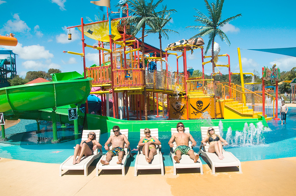 OEM ODM Aqua Water Slide Playground Fiberglass Water Slide Rainbow