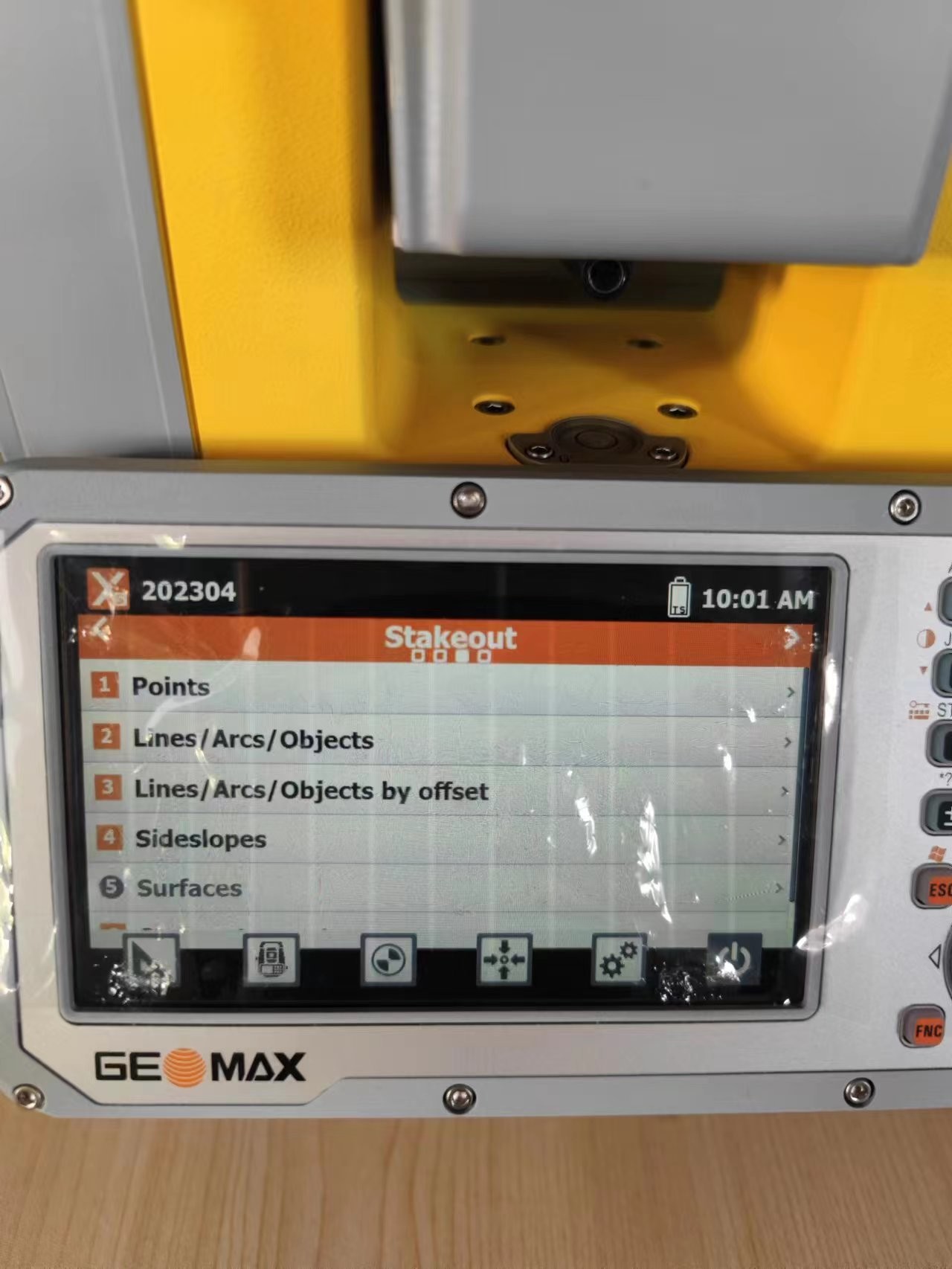 Modern Data Handling GeoMax Zoom95 Motor Total Station Large 5″ VGA Touch Screen GeoMax Zoom75 Total Station