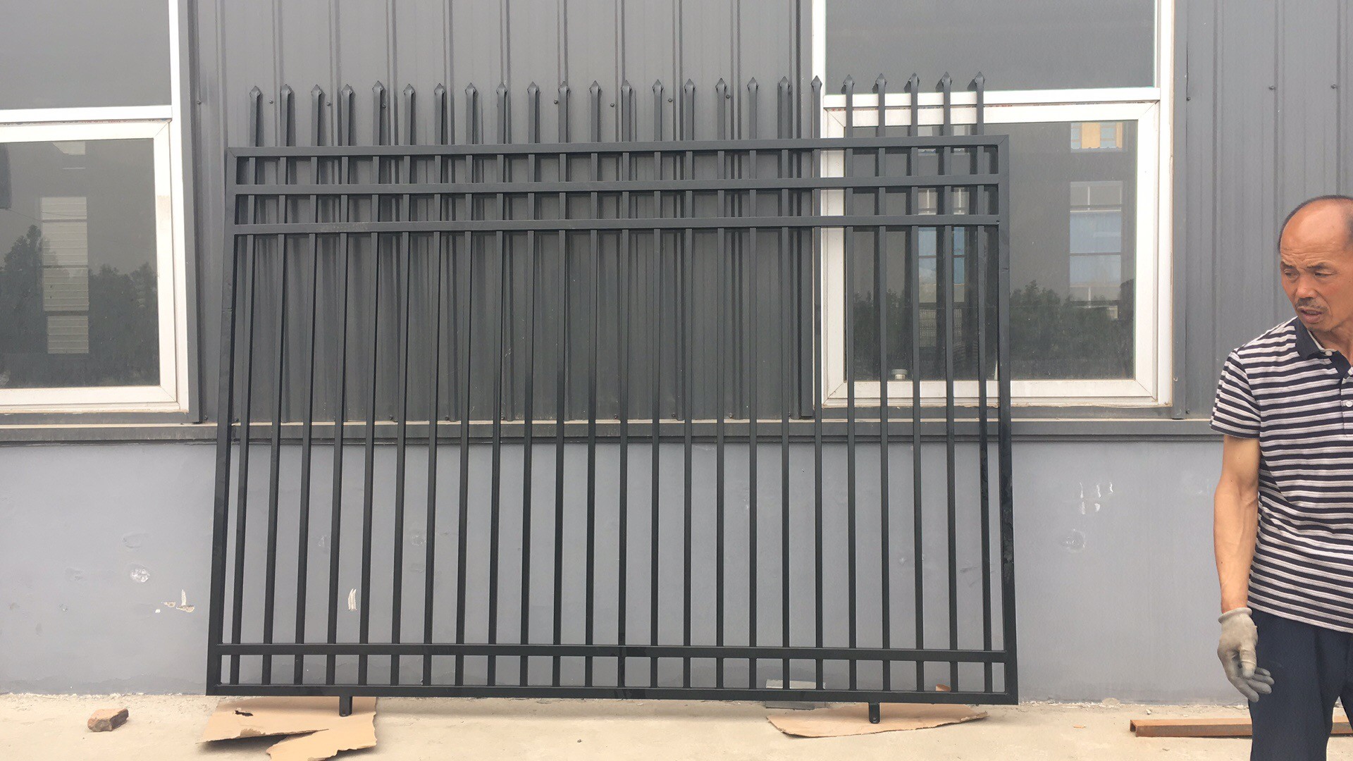 Heat Treated 3m High Wrought Iron Steel Fence ISO14001