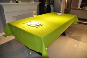 Quality Party 1.37x1.83m Disposable Paper Tablecloths Rectangular Shape wholesale